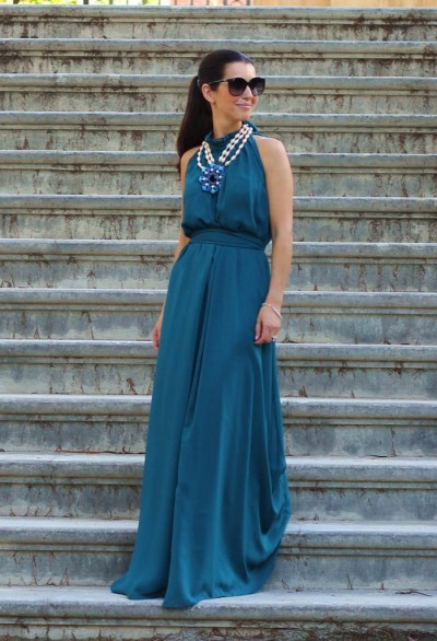 Платье зеленовато-синего оттенка 